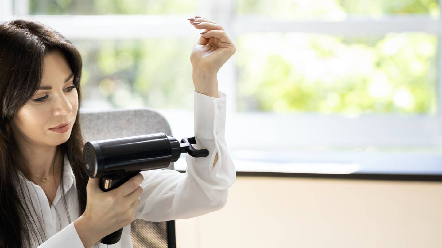 massage gun to activate muscles